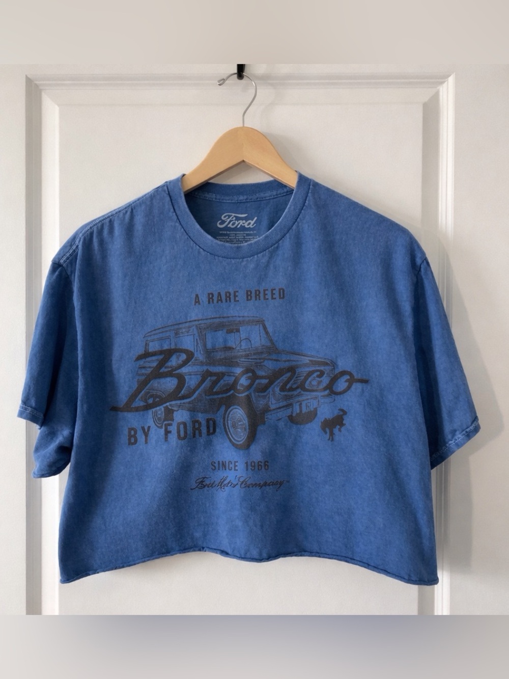 Ford Blue Bronco Graphic Short-Sleeve Cropped Tee, Women's, Large,